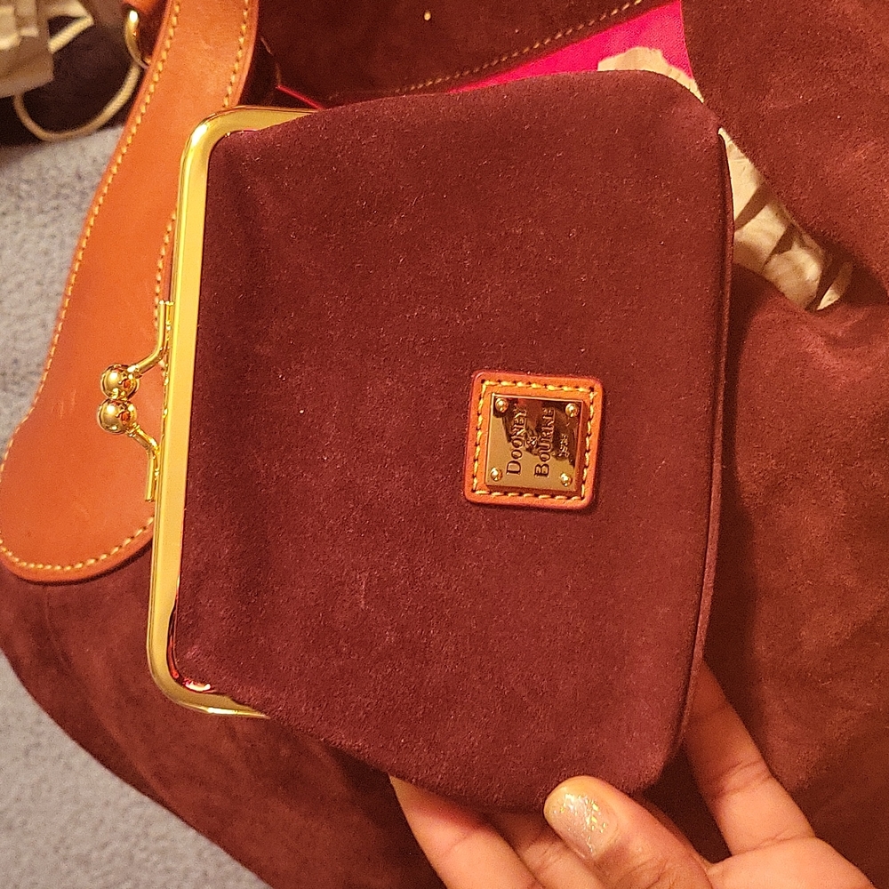 Dooney & Bourke - Picture 3 of 4